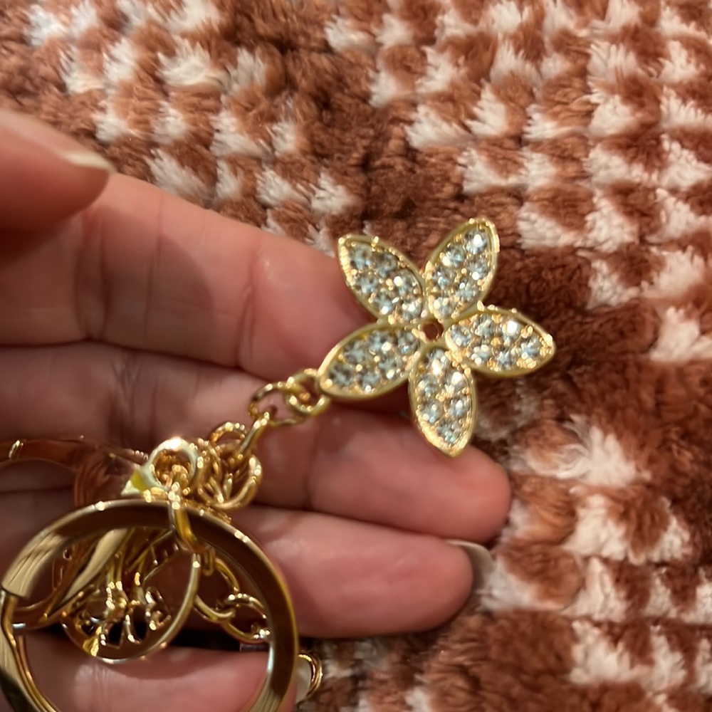 Unbranded Keychain Gold Hardware Lavender Three Charm & Hook W Key Holder Chain - Picture 6 of 16